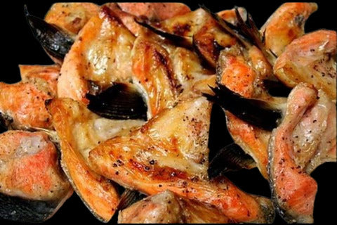 グリルサーモンかまピリ辛焼き